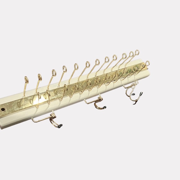 Vintage Wall Mount Tie Belt Jewelry Scarf Rack Cream and Brass - Picture 6 of 7